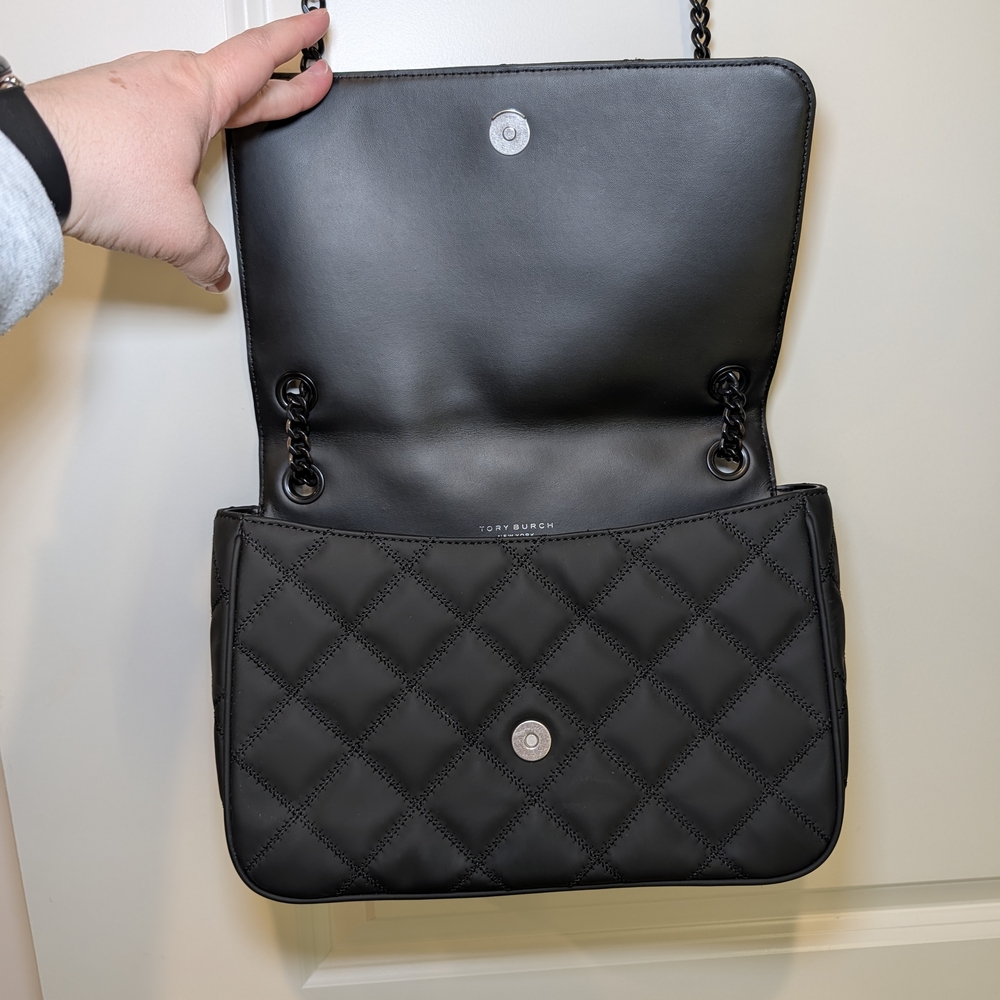 EUC Tory Burch Willa Black Matte Quilted Shoulder Crossbody Bag - Picture 10 of 16